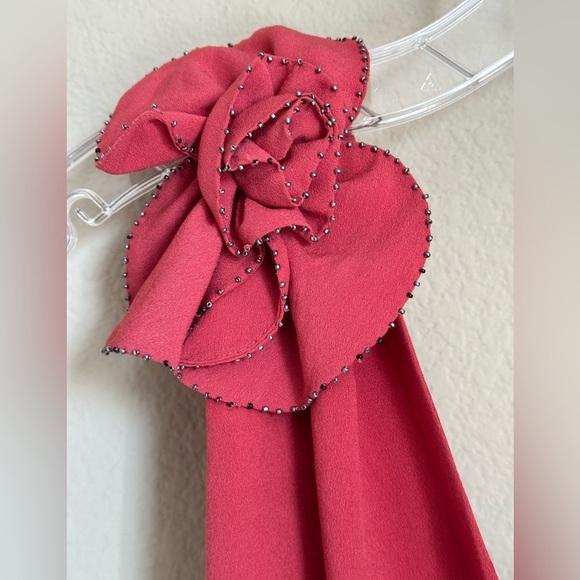 French Connection sleeveless top with wrap tie-back halter style. Size 12 - Picture 3 of 6